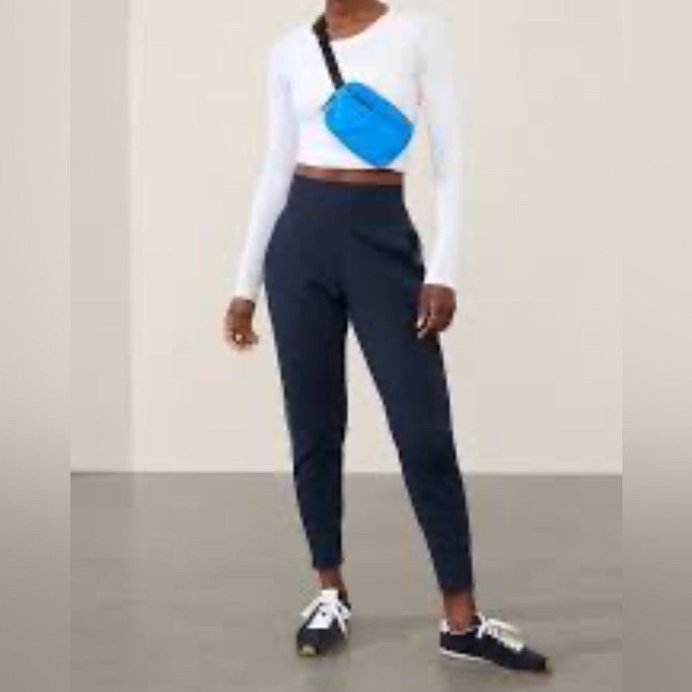 EUC athleta navy Venice jogger
